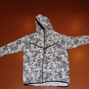 RB7 XL Men's White Camo Hoodie